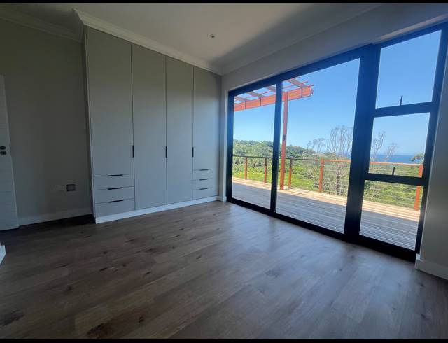 3 BEDROOM TOWNHOUSE FOR SALE IN SALT ROCK